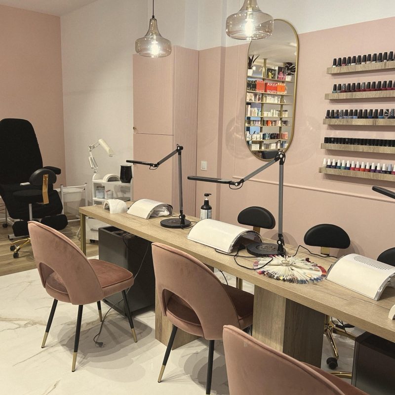 Manicure station
