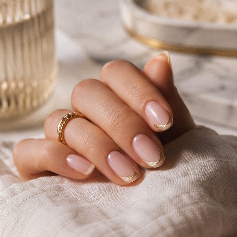 Realizacja manicure — manicure japoński